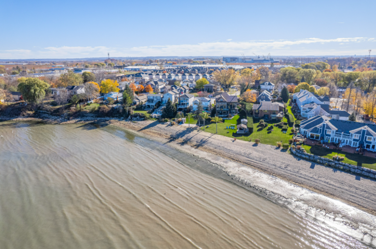 Jones Beach in St. Catharines — Lake Ontario shoreline adjacent to Bromley Gardens community